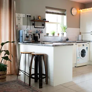 Luxury - - Dundonald Apartment Belfast